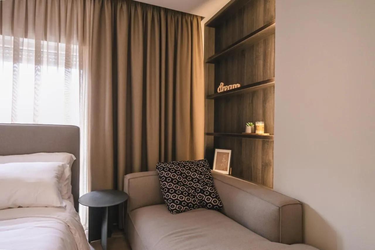 Two Steps Apartments تيرانا