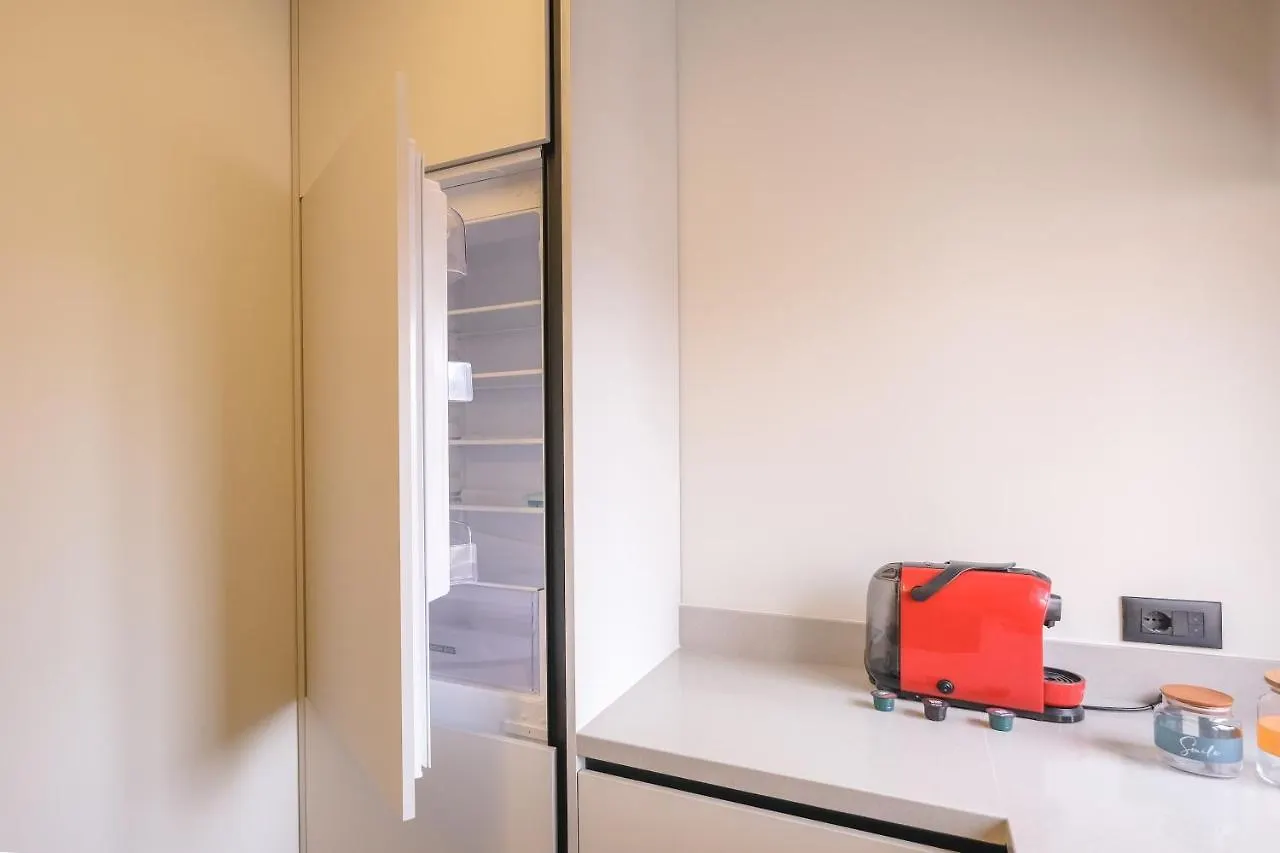 Two Steps Apartments تيرانا