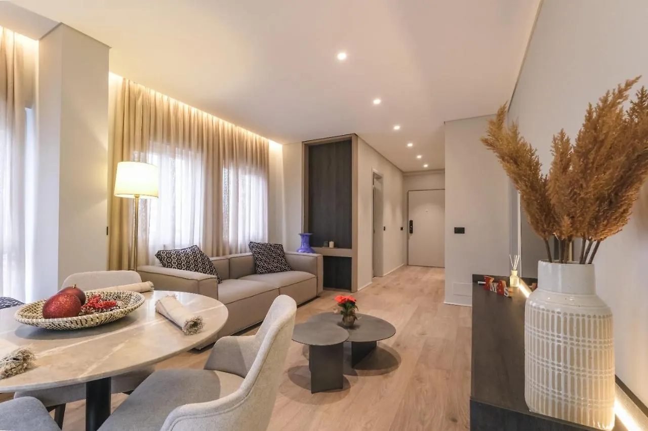 Two Steps Apartments تيرانا