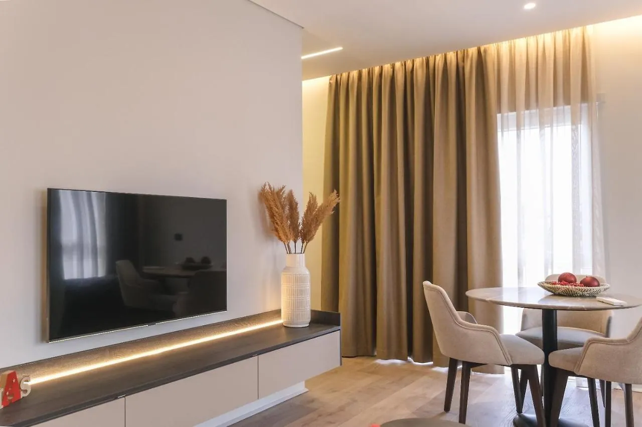 Two Steps Apartments تيرانا