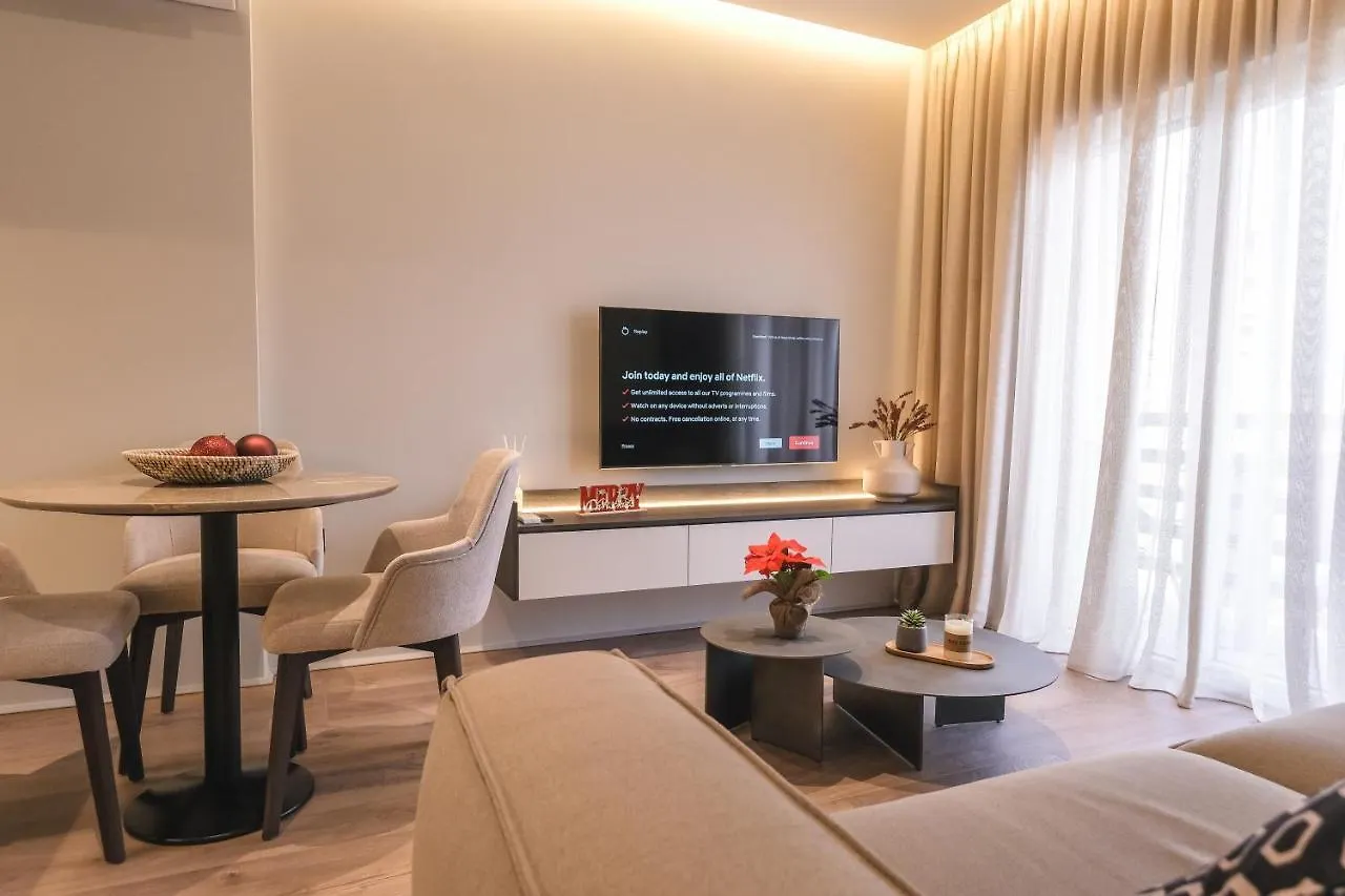 Two Steps Apartments تيرانا