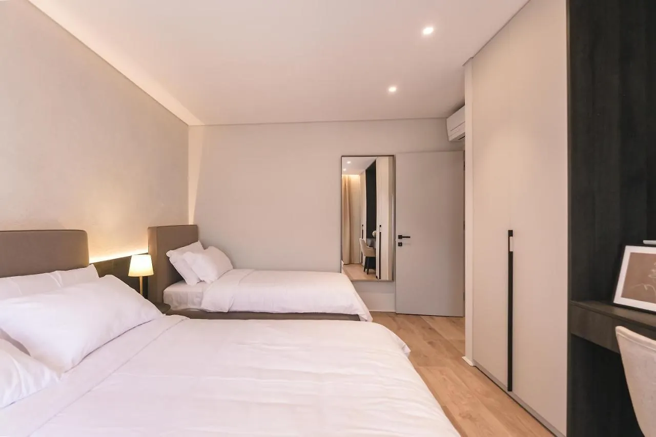 Two Steps Apartments تيرانا 0*,